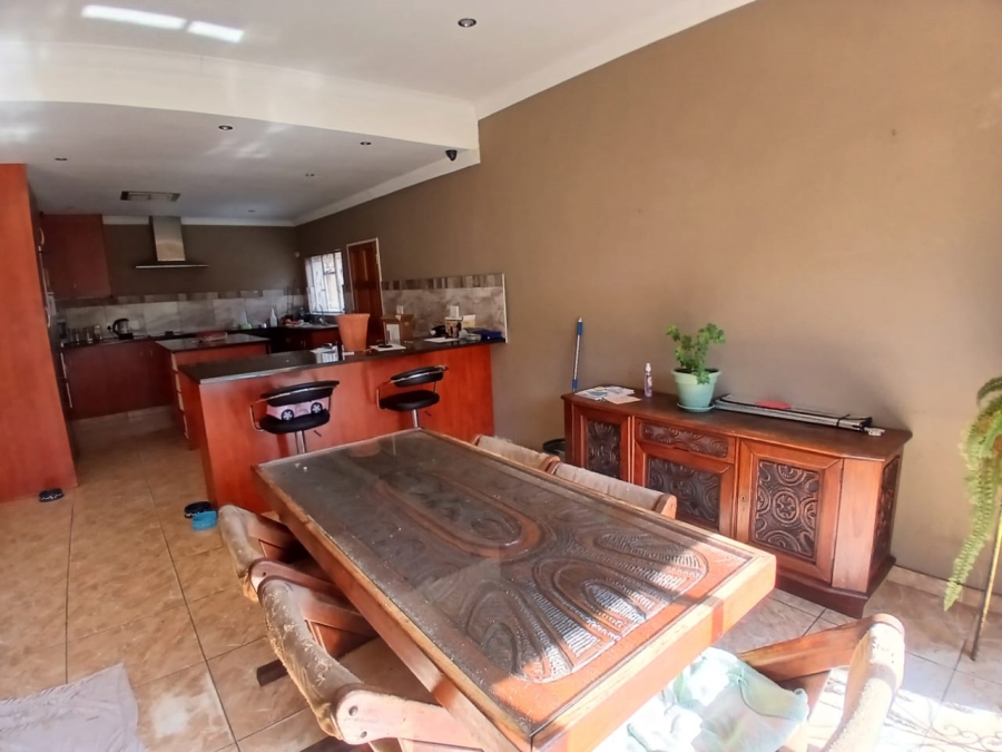 4 Bedroom Property for Sale in Kuruman Northern Cape